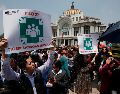 Desalojar los edificios con calma es crucial para el éxito del Primer Simulacro Nación al 2026. EFE/ARCHIVO