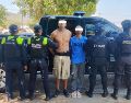 La intervención se realizó sobre el cruce de avenida del Abad Sur y avenida Paseo El Torreón, donde policías localizaron a dos hombres afuera de un domicilio cuyas características coincidían con las de las personas que habían sido identificadas previamente por las autoridades. CORTESÍA