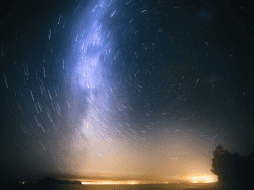 Según la (NASA), este evento ocurre cuando la Tierra cruza la estela de fragmentos dejada por el cometa Halley en sus trayectorias anteriores. CANVA