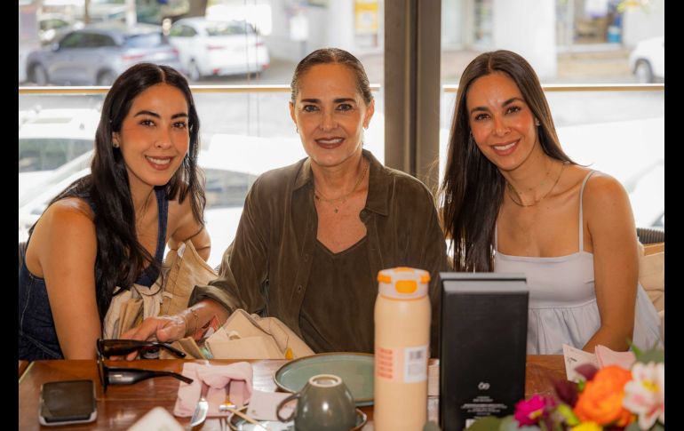 Georgina Hernández, Leticia de Anda y María José Hernández. GENTE BIEN JALISCO / Madres que construyen