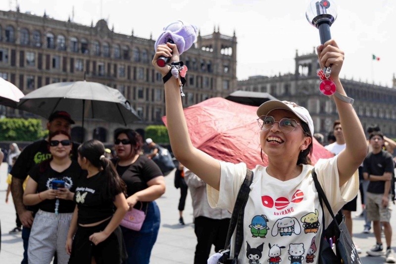 BTS llega hoy a las 17:00 horas a Palacio Nacional para un encuentro histórico con la presidenta Claudia Sheinbaum. SUN/H. Salvador