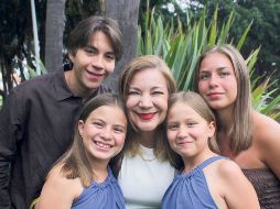 Camila, Jorge, María Emilia, María José y Georgina Gómez. GENTE BIEN JAISCO / Revista del 8 de mayo 2026
