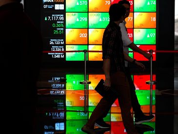 Las ganancias en l IPC se debieron a los avances de las emisoras Industrias Peñoles, Genomma Lab, Grupo Carso, Orbia y Alsea. EFE/M. Irham