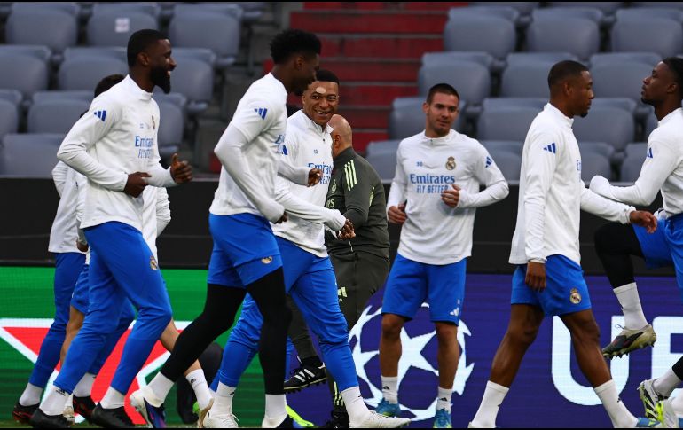 Kylian Mbappé. En el entorno madridista confían en que el delantero francés pueda estar disponible para disputar el clásico frente al Barcelona. EFE/EPA/A. Szilagyi