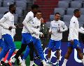 Kylian Mbappé. En el entorno madridista confían en que el delantero francés pueda estar disponible para disputar el clásico frente al Barcelona. EFE/EPA/A. Szilagyi