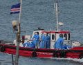 El día de ayer, personal sanitario acudió al crucero MV Hondius, portando equipo de protección personal con el objetivo de evacuar a los pacientes portadores del virus. AP