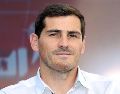 Tras estos incidentes, el exportero del Real Madrid, Iker Casillas, aseguró que este tipo de momentos también ayudan a valorar los periodos positivos y recordó que el club siempre estará bajo los reflectores por su historia y exigencia. SUN / ARCHIVO