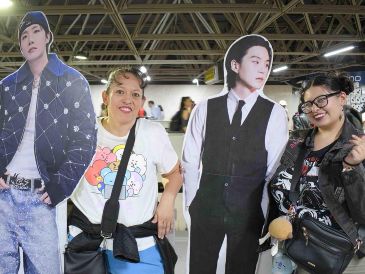 Los fans de BTS se encargaron de poner el ambiente en el Estadio GNP Seguros antes, durante y después de concierto. SUN/S. Cadena