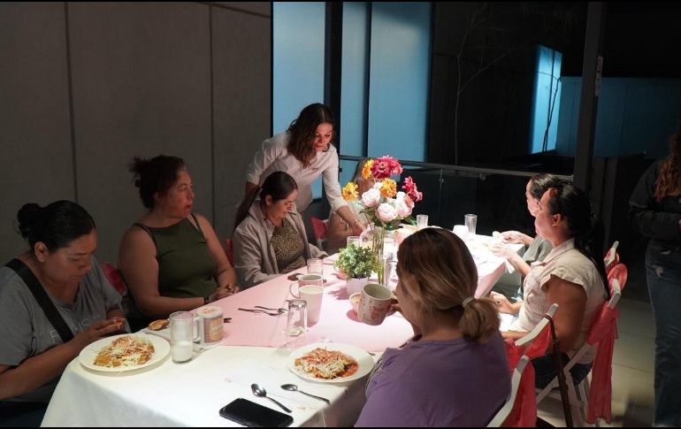 En la cena, celebrada anoche en el marco del Día de las Madres, las mujeres que se encuentran en este centro médico pudieron compartir sus experiencias. ESPECIAL