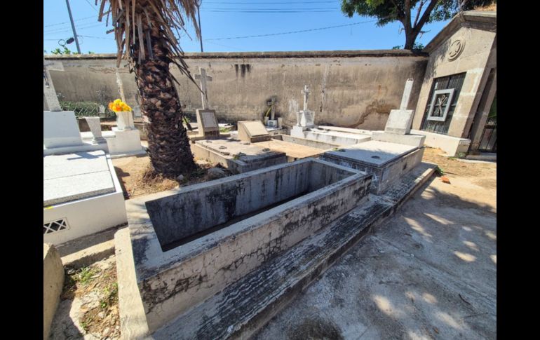 Aunque han externado sus denuncias con personal del cementerio y del Gobierno de Guadalajara, visitantes reclamaron que las malas condiciones y la inseguridad persisten en el Panteón de Mezquitán. EL INFORMADOR / J. Acosta