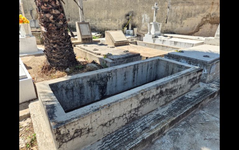 Aunque han externado sus denuncias con personal del cementerio y del Gobierno de Guadalajara, visitantes reclamaron que las malas condiciones y la inseguridad persisten en el Panteón de Mezquitán. EL INFORMADOR / J. Acosta