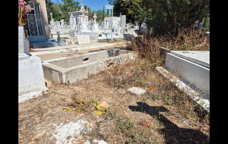 Aunque han externado sus denuncias con personal del cementerio y del Gobierno de Guadalajara, visitantes reclamaron que las malas condiciones y la inseguridad persisten en el Panteón de Mezquitán. EL INFORMADOR / J. Acosta