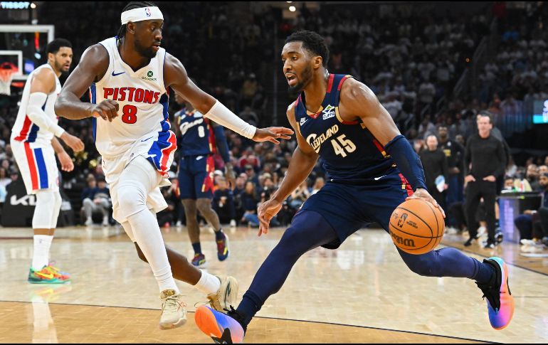Donovan Mitchell explotó con 43 puntos y Cleveland empató la serie ante Detroit. AFP/ J. MILLER.