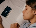 Este "detox digital" impulsado por The Offline Club busca combatir la fatiga mental y la adicción a la dopamina. PEXELS