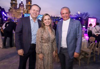 Javier Arroyo, Carola Gómez Ibarra y Luis Larios. GENTE BIEN JALISCO / Revista del 15 de mayo 2026