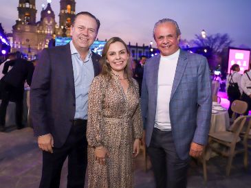 Javier Arroyo, Carola Gómez Ibarra y Luis Larios. GENTE BIEN JALISCO / Revista del 15 de mayo 2026