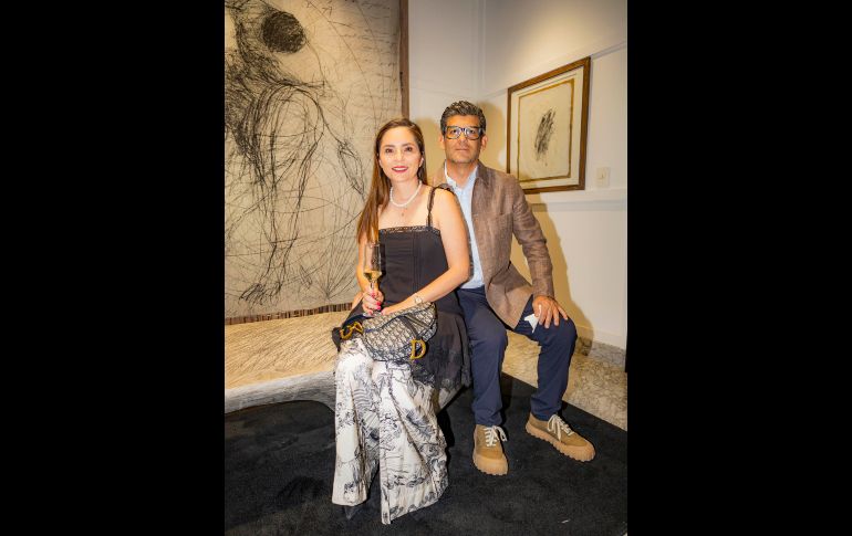 Ana Liza Hernández y Jorge Barba. GENTE BIEN JALISCO / Lanzamiento de Omega y EMWA
