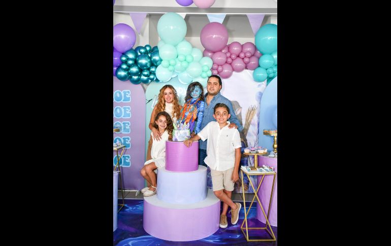 Mónica Rojo, Zoé Martínez, Alberto Martínez, María Emilia Martínez y Noé Martínez. GENTE BIEN JALISCO / Cumpleaños 5 de Zoé Martínez