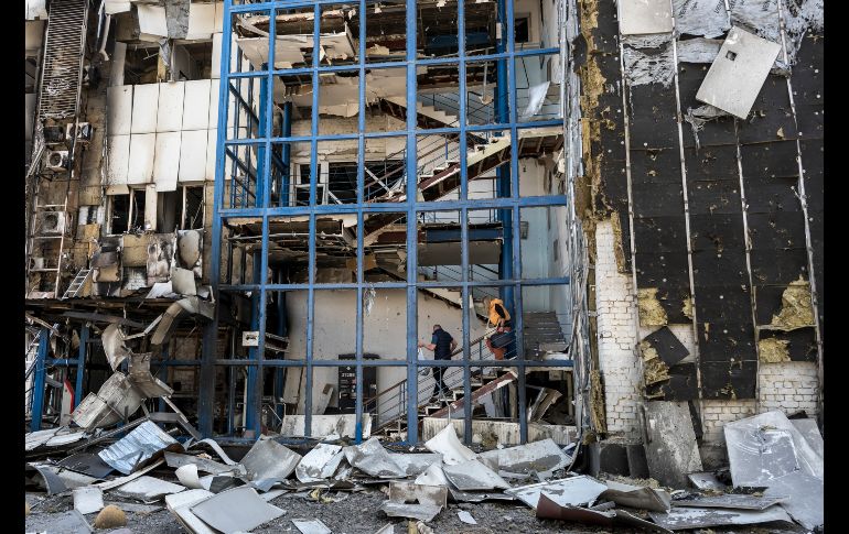 Rusia lanzó durante la madrugada de este jueves uno de los mayores ataques contra Kiev desde el inicio de la guerra, con cientos de drones y decenas de misiles que dejaron al menos 12 muertos y decenas de heridos. EFE / M. Marusenko