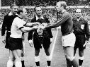 La final del Mundial de 1966, disputada en Wembley, no estuvo exenta de polémica. Inglaterra ganó en la prolongación 4-2 a Alemania con un gol fantasma de Geoff Hurst. AFP / ARCHIVO
