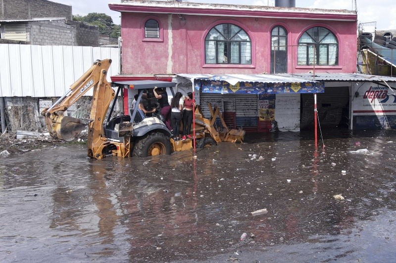 Imagen de archivo de una calle inundada por el desbordamiento del Arroyo Seco. SUN&nbsp;