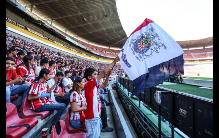Los cánticos tradicionales del Rebaño retumbaron en cada rincón del estadio, mientras los futbolistas se acercaban a las gradas para convivir con la gente y agradecer el apoyo incondicional.