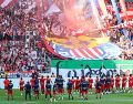 Los cánticos tradicionales del Rebaño retumbaron en cada rincón del estadio, mientras los futbolistas se acercaban a las gradas para convivir con la gente y agradecer el apoyo incondicional.