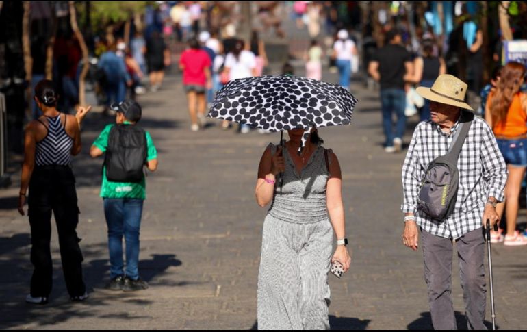 Pese a que en Guadalajara se prevé un día medio nublado a nublado, las altas temperaturas no perdonan este 17 de mayo. EL INFORMADOR / ARCHIVO