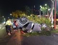 Un hombre fue remitido al CURVA luego de que presuntamente condujera en estado de ebriedad, volcara su vehículo y provocara daños a infraestructura pública en el municipio de Guadalajara. ESPECIAL