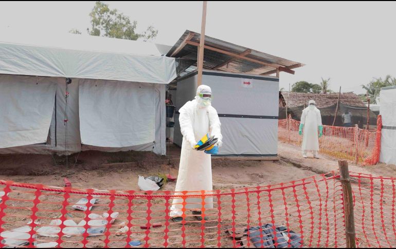 El actual brote epidémico tiene la particularidad de que es causado por el virus Bundibugyo, una especie del virus del Ébola para la que no existen vacunas ni tratamientos. EFE/M. Badimu
