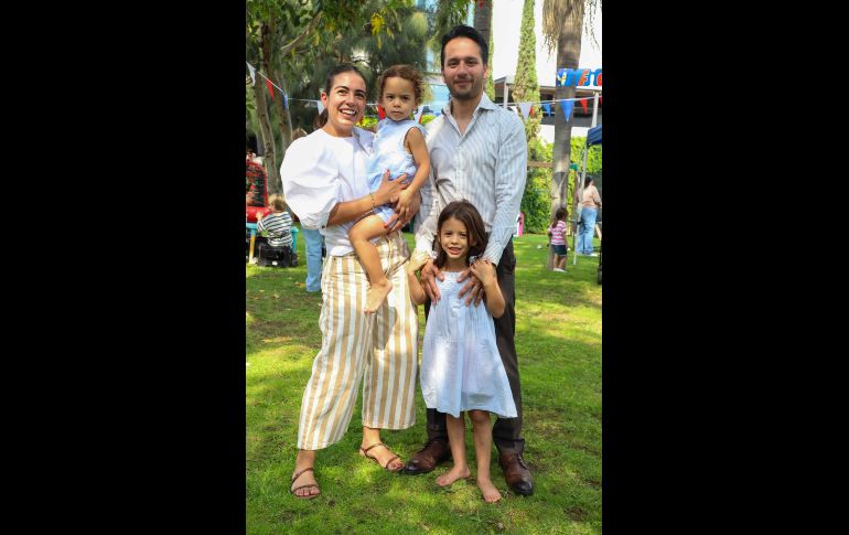 Mónica Morales, Pablo, René y Marina Toussaint. GENTE BIEN JALISCO /  Revista del 22 de mayo 2026