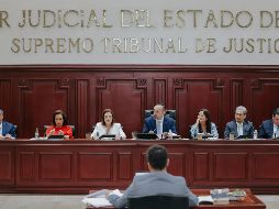 El pleno del Supremo Tribunal de Justicia del Estado de Jalisco (STJEJ) aprobó durante una sesión ordinaria la implementación de nuevas herramientas tecnológicas que buscan optimizar tanto su operatividad institucional como la atención directa a la ciudadanía. CORTESÍA