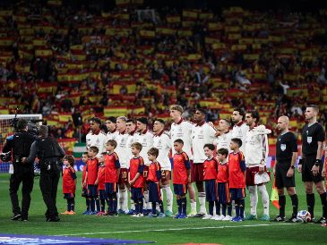 España llega al Mundial con una nueva generación talentosa que busca revivir la época dorada que dominó Europa y conquistó el mundo. AFP/ ARCHIVO.