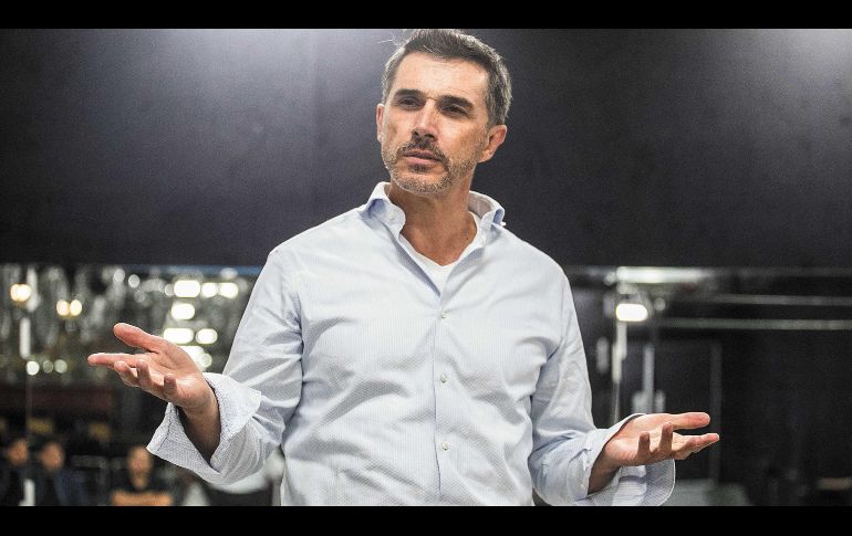 La dirigencia de Morena aplicó esta sanción porque Sergio Mayer abandonó sus labores para participar en un reality show.