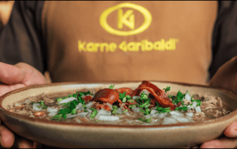 La experiencia de comer en este recinto responde al porqué miles de turistas lo incluyen en su itinerario al visitar la ciudad. Karne Garibaldi ESPECIAL