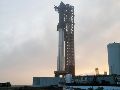El rediseño significativo del cohete incluye la integración de los nuevos motores Raptor 3. EFE/A. Davis