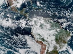 Fotografía satelital cedida este jueves por la NOAA a través del Centro Nacional de Huracanes (NHC) que muestra el estado del clima en el Atlántico y el Pacífico. EFE/NOAA