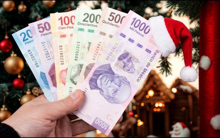 Entre las principales inquietudes de los pensionados del Bienestar destaca la posibilidad de un pago extra para la temporada navideña en 2026. ESPECIAL / CANVA
