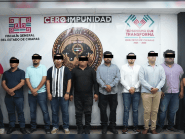 Autoridades informaron que las personas que aparecen en ese video son agentes del Ministerio Público y de la Policía estatal, quienes ya fueron detenidas por estos hechos. CORTESÍA/ Fiscalía General del Estado de Chiapas
