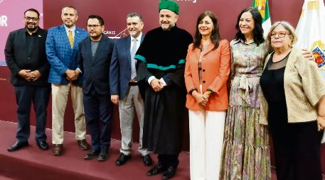 Ricardo Villanueva Lomelí. Recibió el Doctorado Honoris Causa de la UNIVIM, donde llamó a replantear el modelo educativo ante los cambios tecnológicos y la inteligencia artificial. ESPECIAL