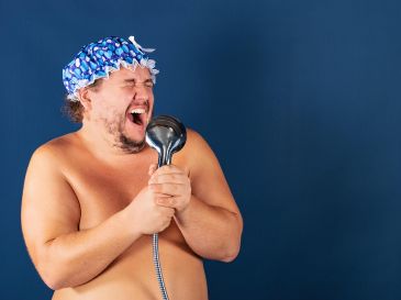 No necesitamos ser expertos, ni tomar clases de canto para disfrutar de los enormes beneficios terapéuticos que nos ofrece la música. ESPECIAL / CANVA