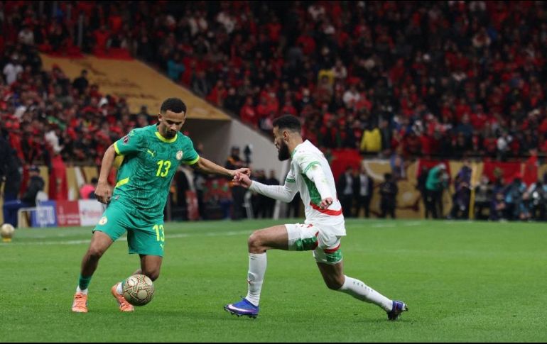 Senegal se coronó campeón de África en la cancha, pero la Confederación Africana de Futbol le retiró el título y se lo otorgó a Marruecos como sanción. AFP / ARCHIVO