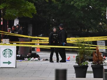 Agentes del Servicio Secreto de Estados Unidos respondieron a reportes de un hombre armado a las afueras de la Casa Blanca. AFP/ A. WROBLEWSKI.