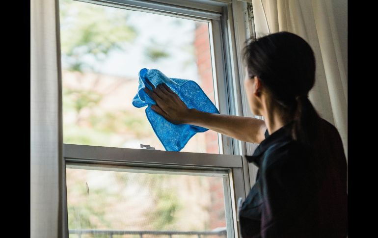 Con ingredientes que tienes en tu despensa puedes dejar los vidrios relucientes. ESPECIAL/PEXELS
