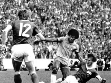 La primera serie de Alemania  de 18 partidos con festejo abarcó desde Italia 1934 hasta su primer encuentro en Chile 1962EFE / ARCHIVO