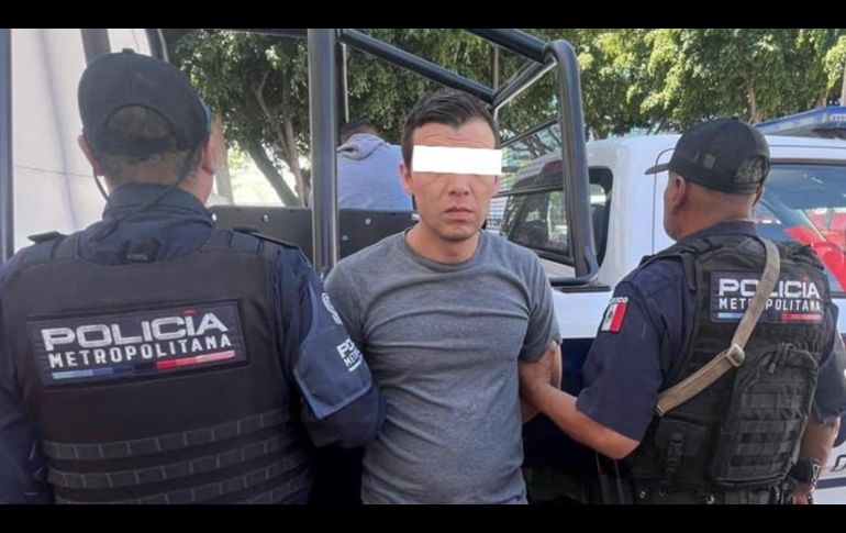 Por su presunta participación en delitos contra la salud y por haber sido sorprendidos en posesión de varias dosis de droga, oficiales de la Policía Metropolitana detuvieron a tres presuntos narcomenudistas en hechos distintos. ESPECIAL