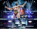 El Consejo Mundial de Lucha Libre decidió calentar motores con un encuentro poco habitual: una “cascarita” entre luchadores y representantes de los medios de comunicación. CMLL
