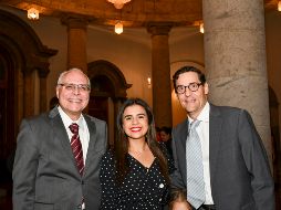 Alejandro Matos, Isaura Amador y Bernardo Fernández. GENTE BIEN JALISCO / Revista del 29 de mayo 2026