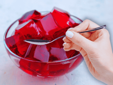 La gelatina contiene altas concentraciones de prolina, un aminoácido esencial para la regeneración del cartílago y la prevención del desgaste articular prematuro. ESPECIAL / CANVA
