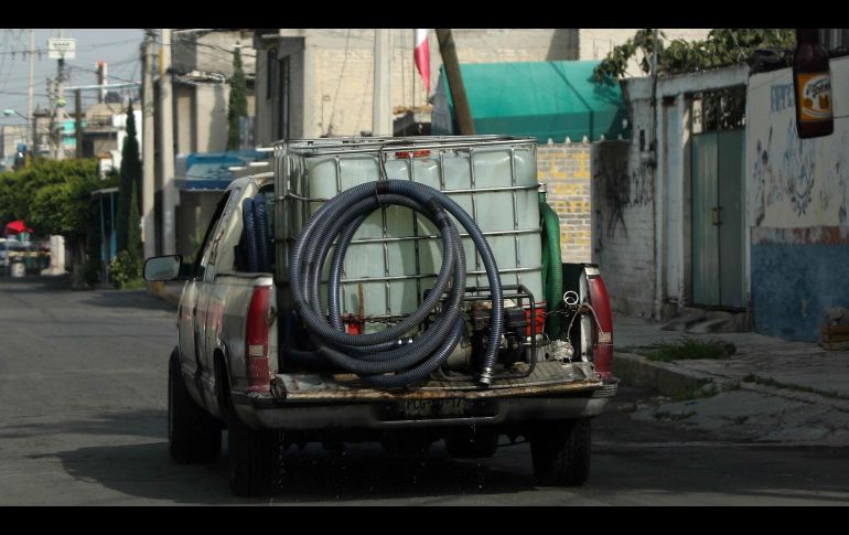 Autoridades aseguraron dos pipas con dos tanques acoplados con aproximadamente 14 mil 500 litros de hidrocarburo. SUN/ARCHIVO